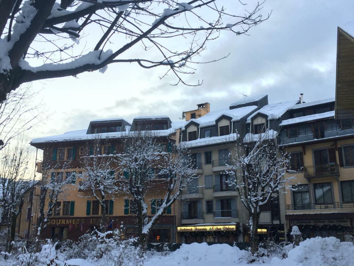Ferienwohnung Duplex En Vieux Bois Hyper Centre Chamonix Exterior foto
